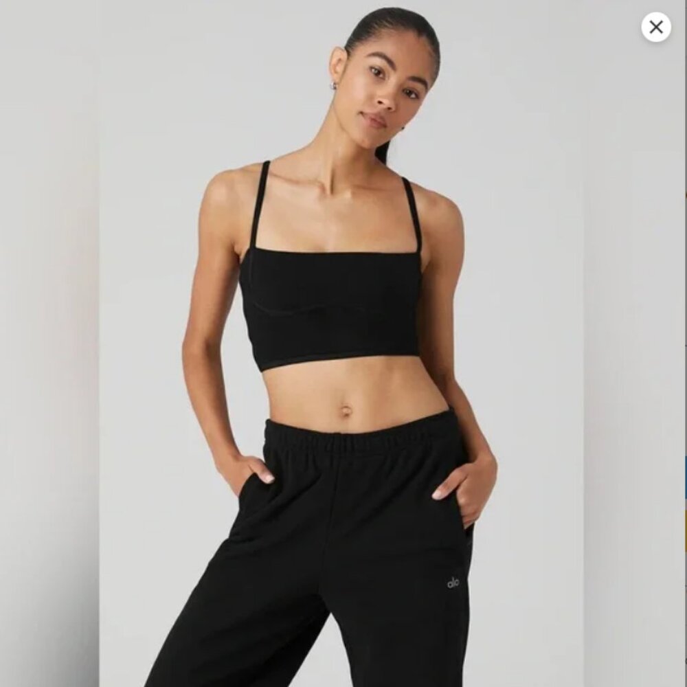 NWOT Alo Yoga Airbrush Streamlined Bra Tank in All Black